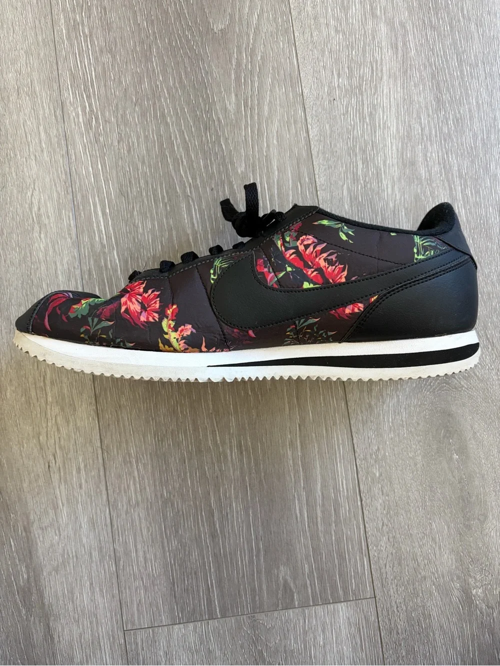 Rare Nike Cortez Basic Floral Pack Men Size 13; no orginal box
